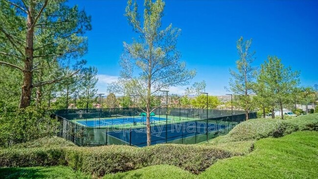 Building Photo - 27870 Crown Ct Cir