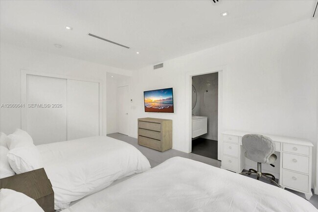 Building Photo - 7830 Atlantic Way