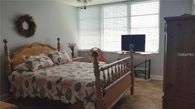 Building Photo - 7420 Bay Island Dr S