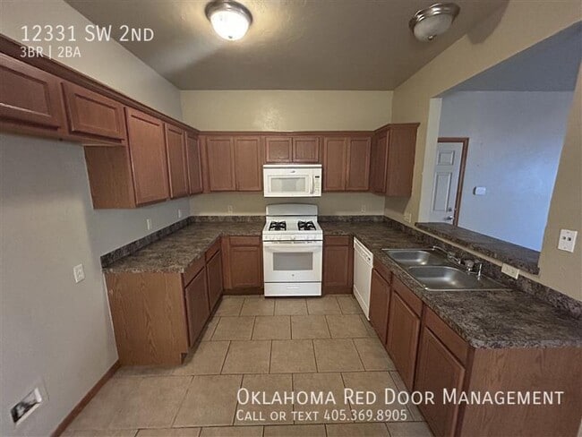 Building Photo - 12331 SW 2nd-