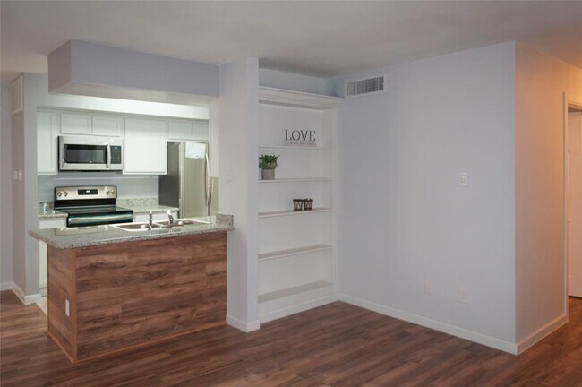 Building Photo - 2800 Jeanetta St