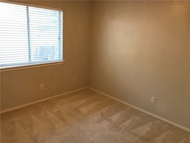 Building Photo - 10309 Broomflower Dr