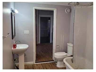 Building Photo - 2108 16th Ave S