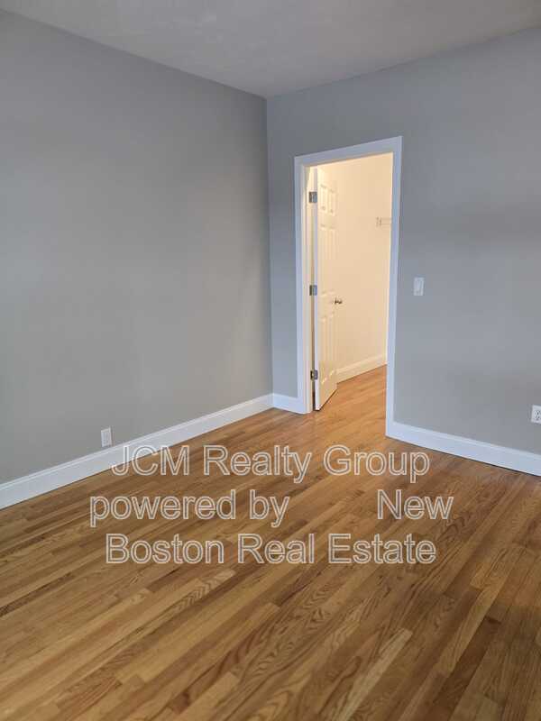 Building Photo - 283 Lincoln Ave