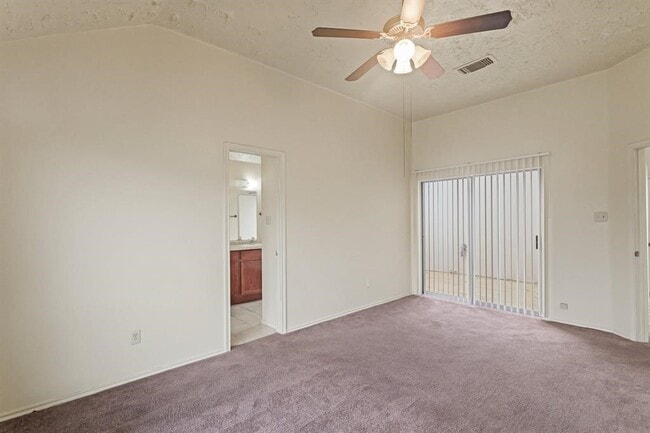 Building Photo - 8731 Croteau Dr
