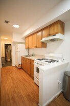 Building Photo - 1305 Orren St NE