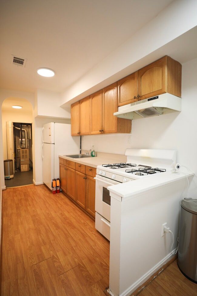 Building Photo - 1305 Orren St NE