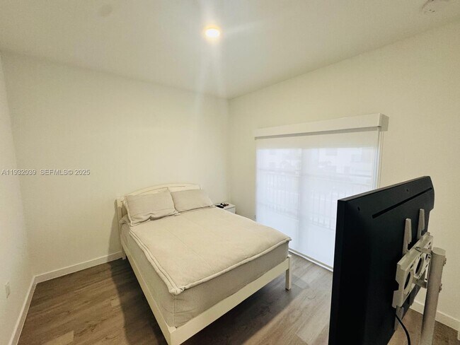 Building Photo - 1312 NW 3rd St