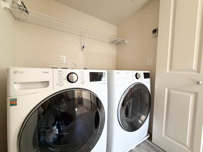 Building Photo - Updated Lakeland Hills Home w/ Air conditioning