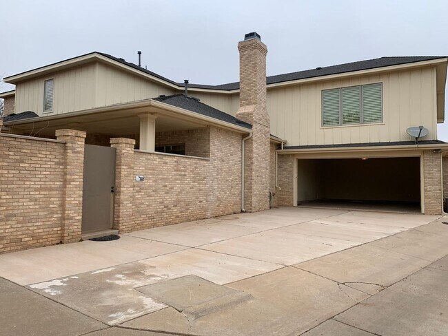 Building Photo - Luxury Garden Home In Tanglewood Terrace!!