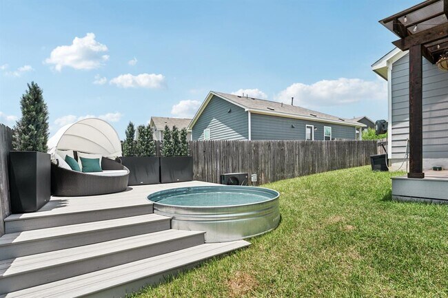 Building Photo - 6013 Eden Dr