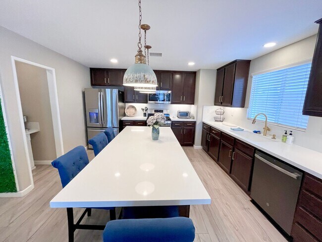 Building Photo - Long Term - Pristine 3 Bedroom Family Home @ Terra Lago in Indio