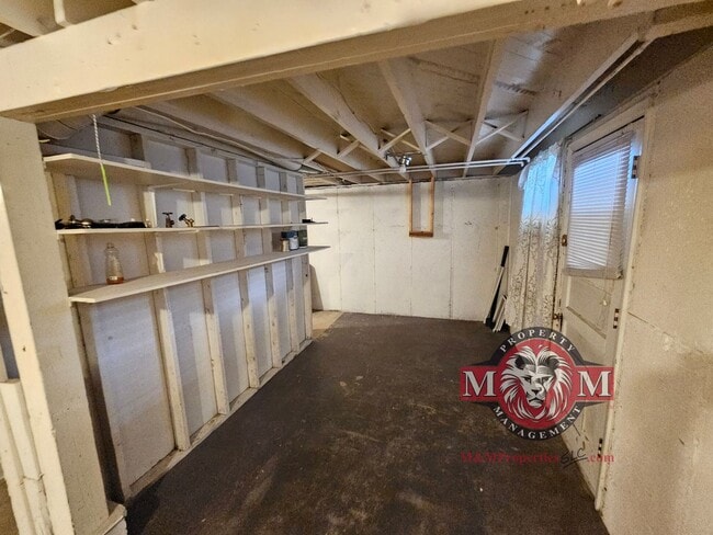 Building Photo - Remodeled 2 Bd 1.5 Ba Home in Sandy