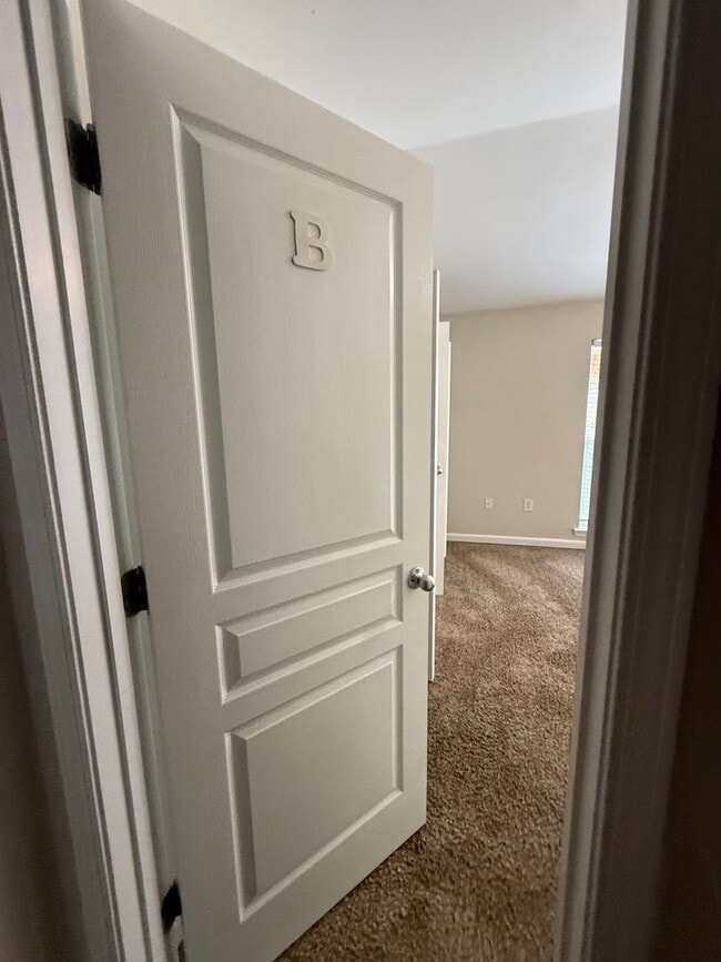 Building Photo - 15-1527 Kisling