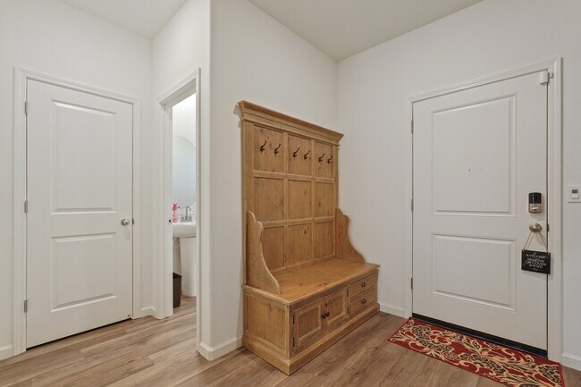 Building Photo - 1416 Willowedge Way