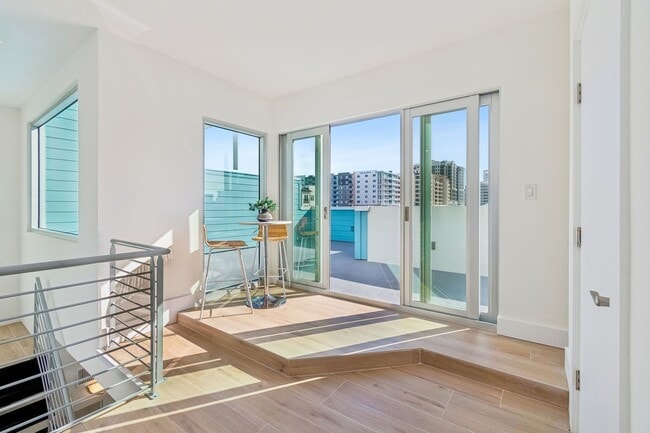 Building Photo - 1343 4th St