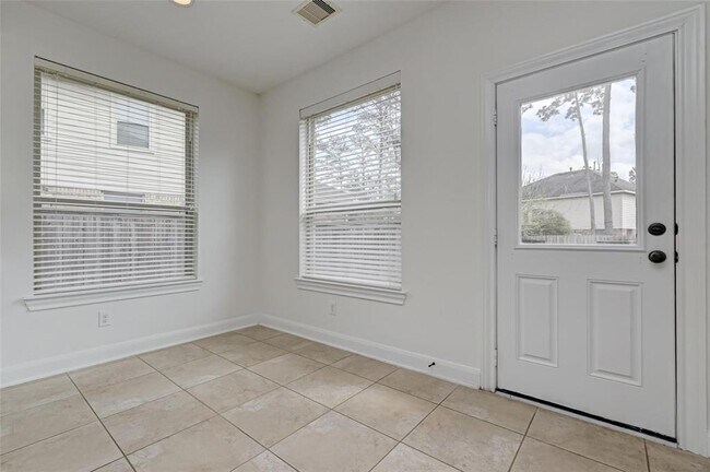 Building Photo - 71 N Rocky Point Cir