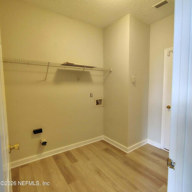 Building Photo - 76195 Deerwood Dr