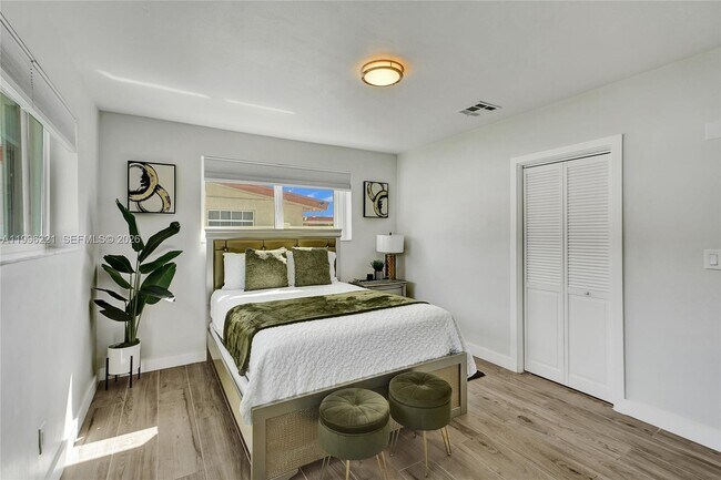 Building Photo - 19625 NW 6th Pl