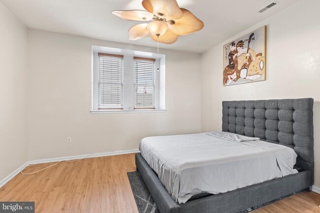 Building Photo - 614 Benson St