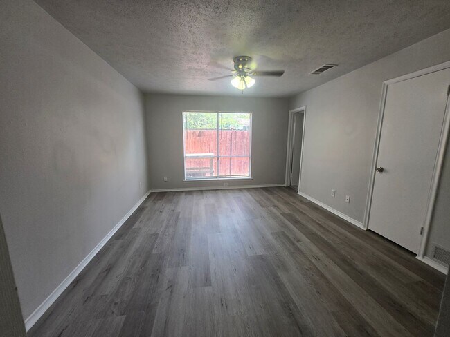 Building Photo - 13439 Blossomheath Ln