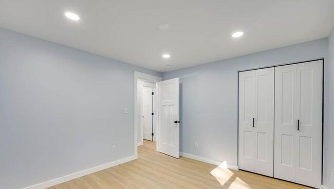 Building Photo - Stunningly Renovated 3BD/1BA Single Family...