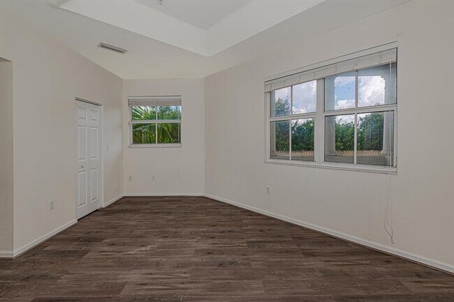 Building Photo - 11605 NW 89th St
