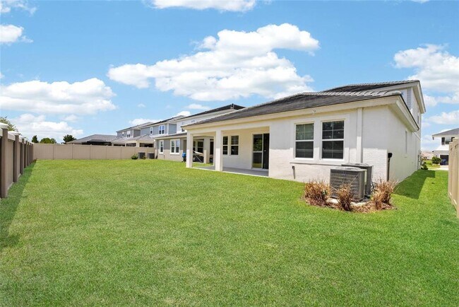 Building Photo - 10009 Surrey Rose Dr