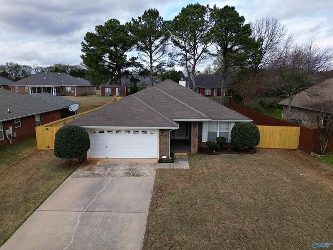 Building Photo - 120 Clover Ridge Dr