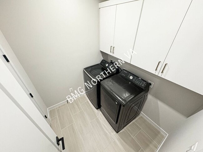 Building Photo - 41684 Carefree Court