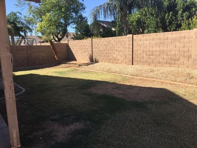 Building Photo - 3-bedroom remodeled in East Mesa