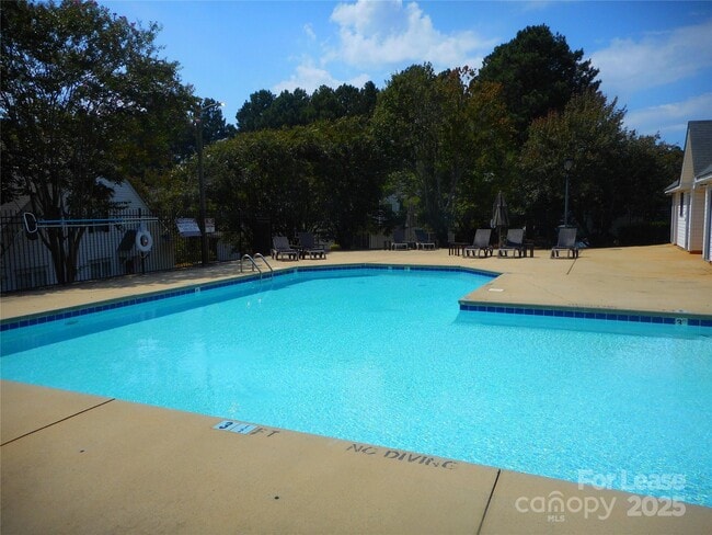Building Photo - 9710 Elizabeth Townes Ln