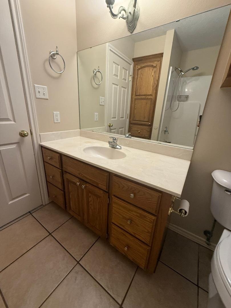 Building Photo - 2405 Tyler Ln