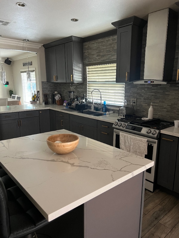 Building Photo - 1128 W Pine St