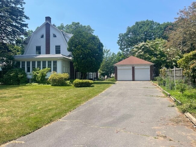 Building Photo - 26 Lawrence Rd