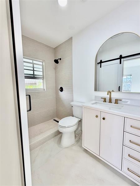 Building Photo - 1400 SE 7th Ave