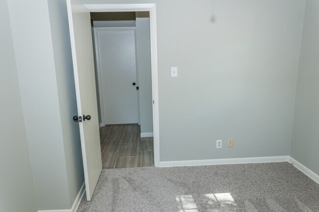 Building Photo - 3 Bed 1.5 Bath