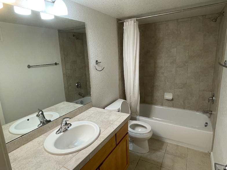 Building Photo - 2830 E College Ave