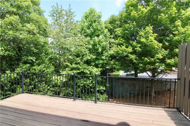 Building Photo - 1660 Jardin Ct