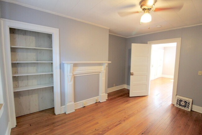 Building Photo - 501 Collicello St