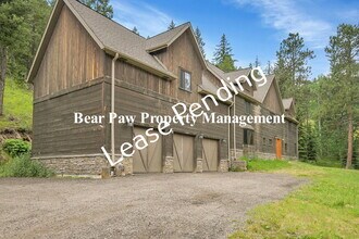Building Photo - Spacious 4-Bedroom Retreat in Scenic Conif...