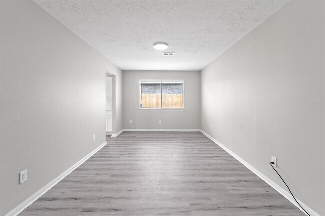 Building Photo - 17043 Macleish Dr