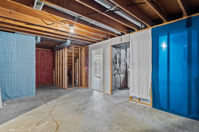 Building Photo - 2601 Hillshire Dr