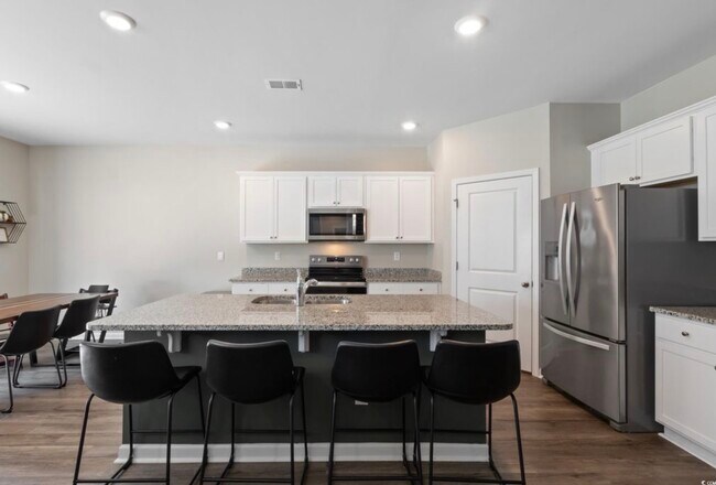 Building Photo - 124 Cassina Dr