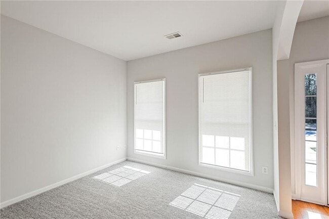 Building Photo - 34 Persian Ivy Way