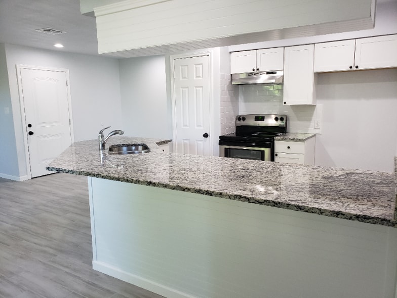 Building Photo - 7576 Windsor Oaks