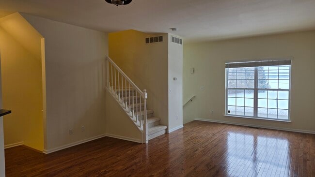 Building Photo - 1547 Cass Lake Rd