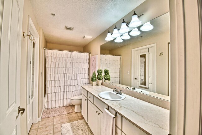 Building Photo - 224 Murcia Dr