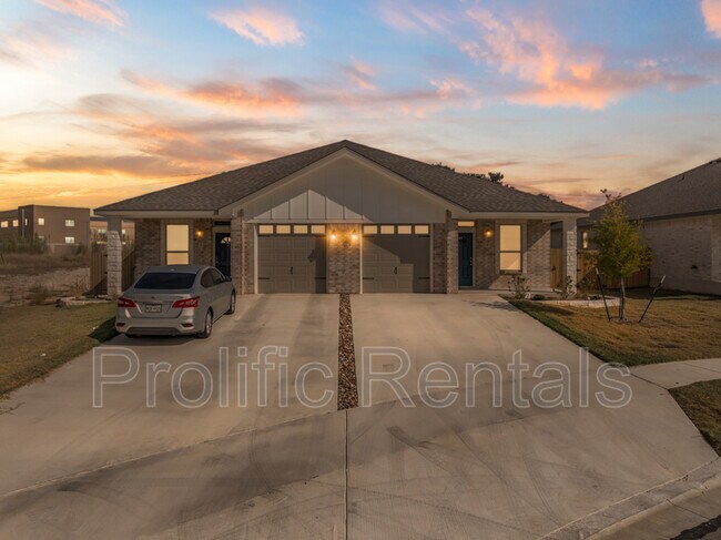 Primary Photo - 5308 Rose Gdn Lp