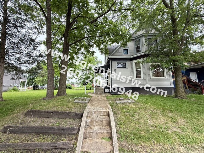 Primary Photo - 2919 S Harrison St